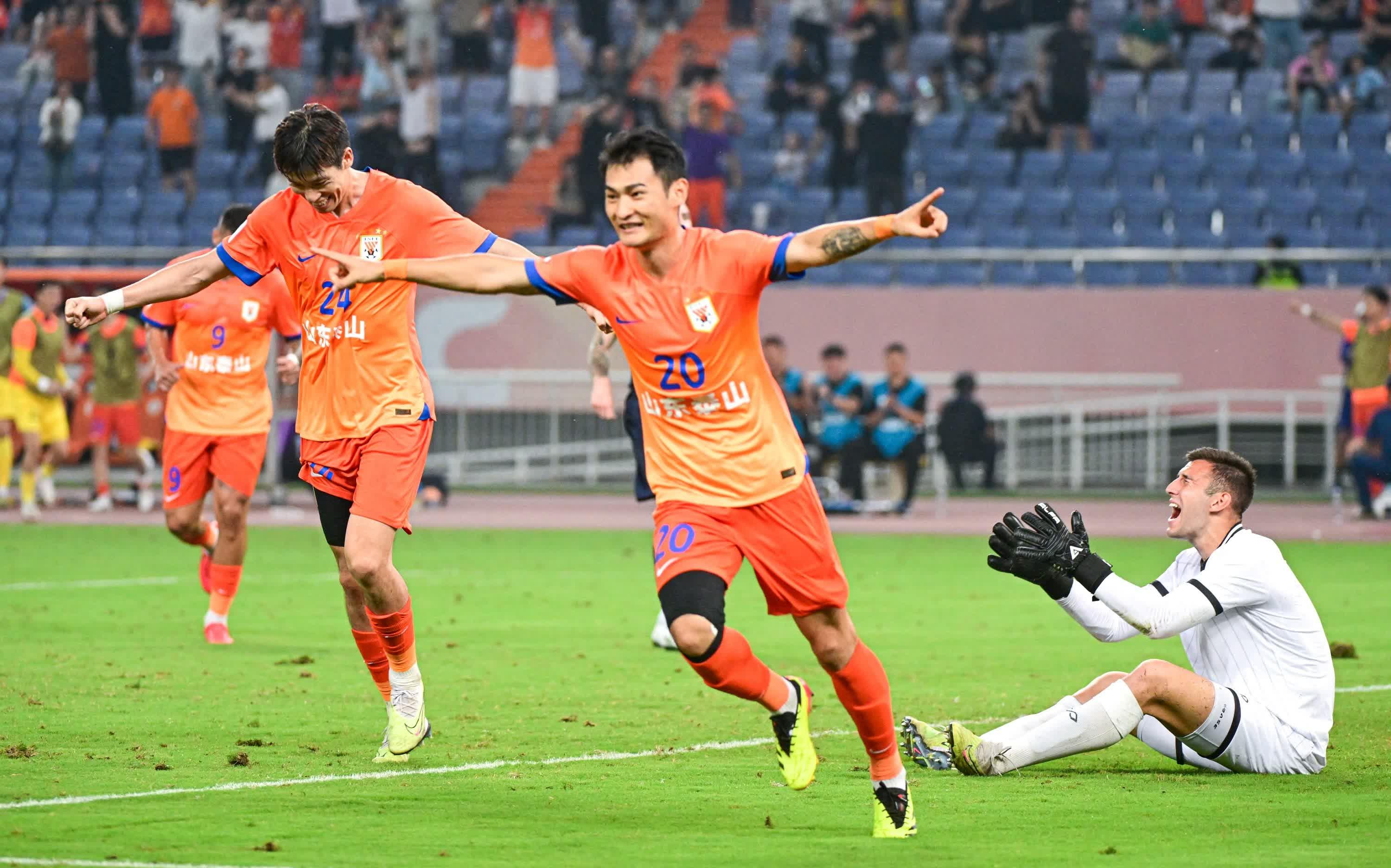 爱游戏官网网页版入口-成都蓉城训练开放日，加时末段遗憾出局引欢呼，NBA季后赛在即，身体对抗强度拉满的简单介绍-爱游戏官网网页版入口