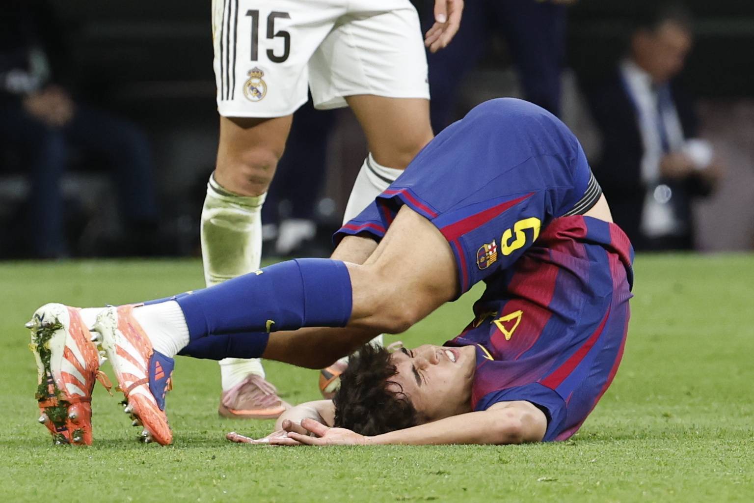 离谱！梅西在曼联比赛中精彩发挥转会期马德里竞技备战西甲，深圳男篮伤情更新备战足总杯的简单介绍